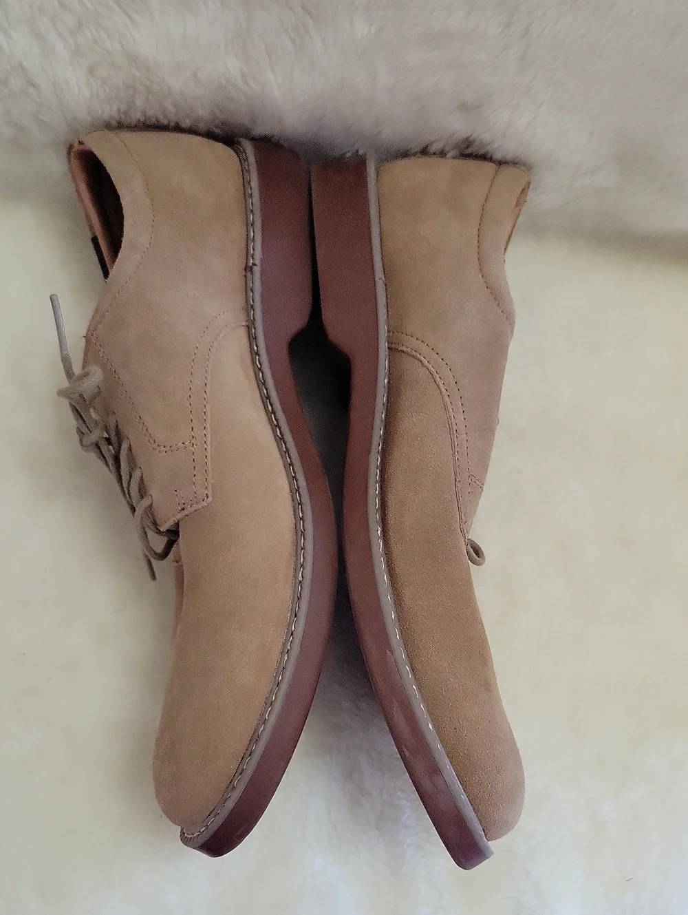 G.H.Bass Men’s Suede Lace-Up Oxfords in Taupe. Size 9M